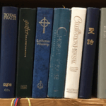 Eine Reihe von Gebet- und Gesangbüchern oft in englischer Sprache